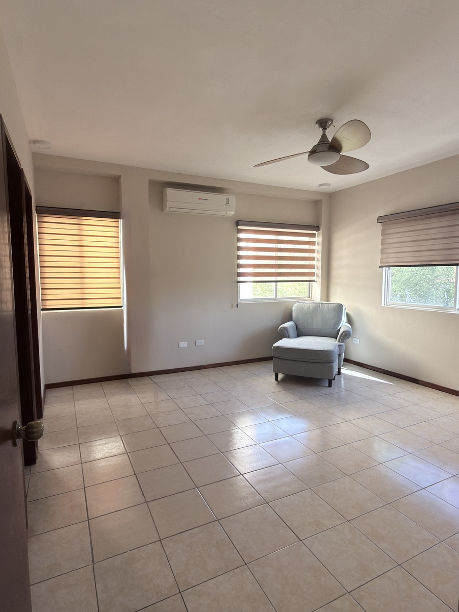 20 de 25: CUARTO PRINCIPAL