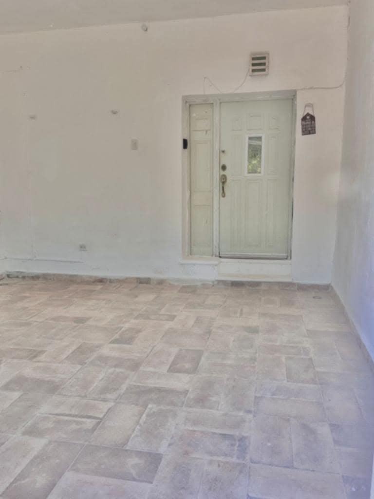 6 of 12: Entrada principal