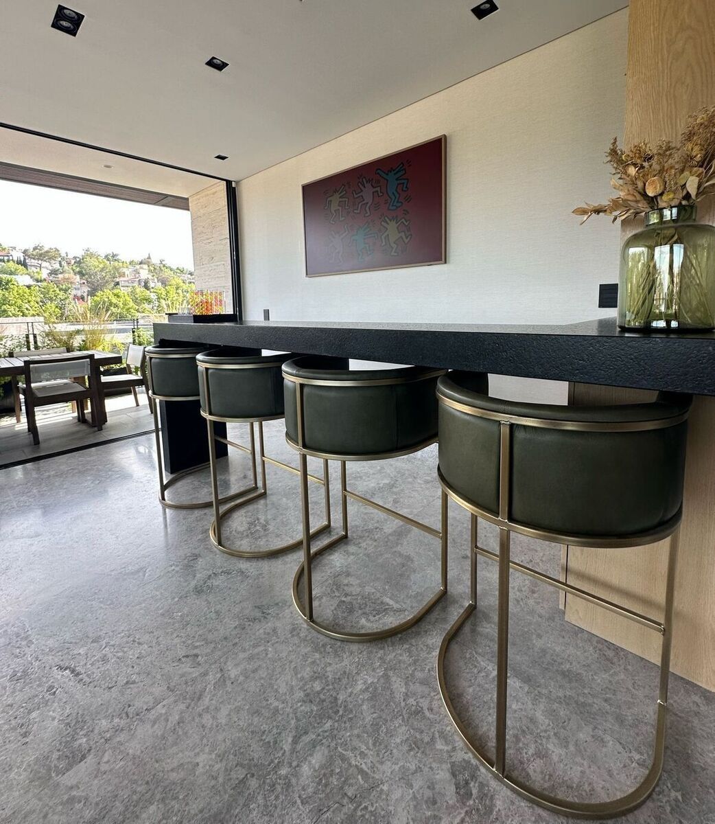 5 de 17: Barra junto a terraza