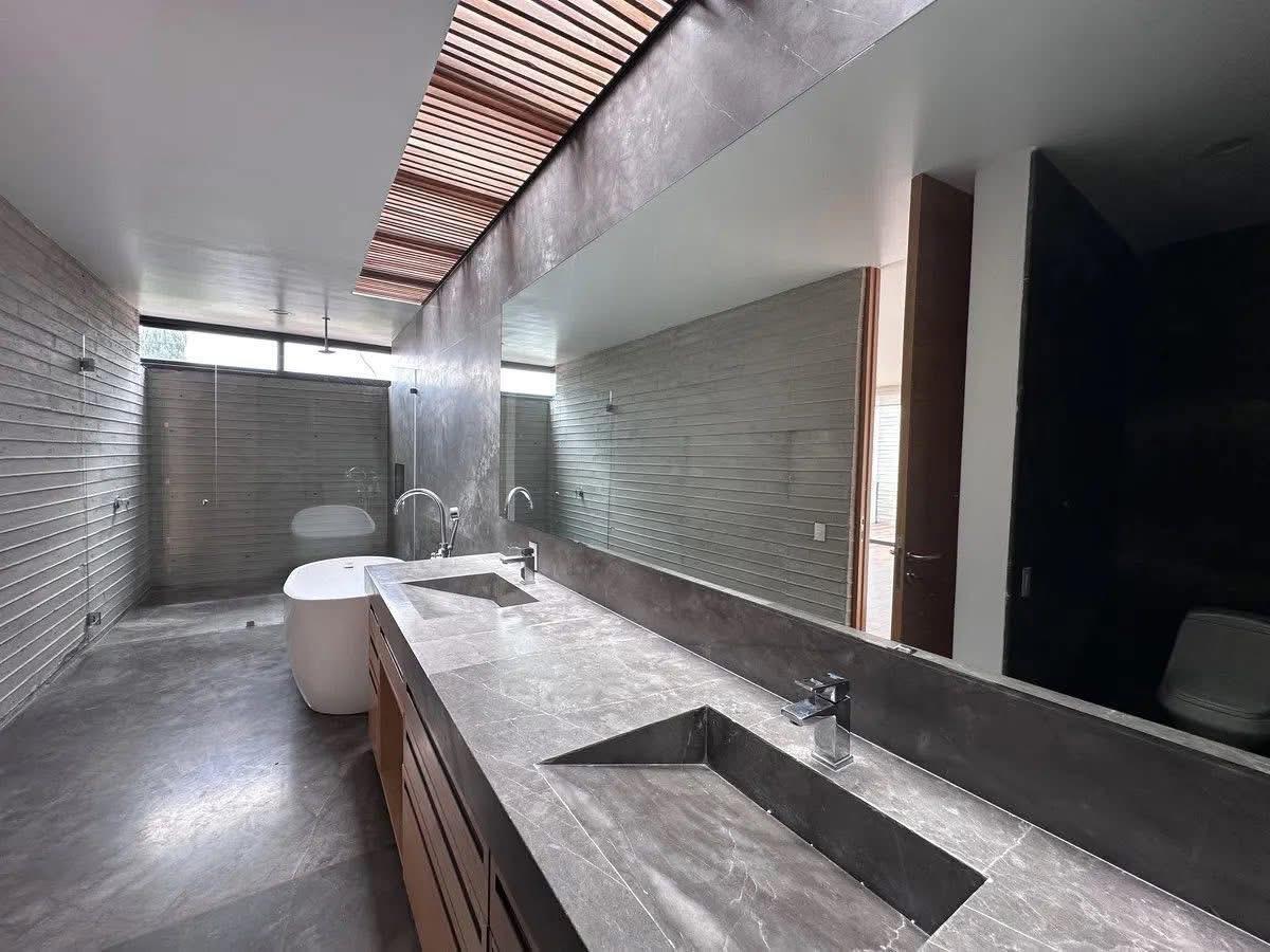 6 of 9: Baño principal