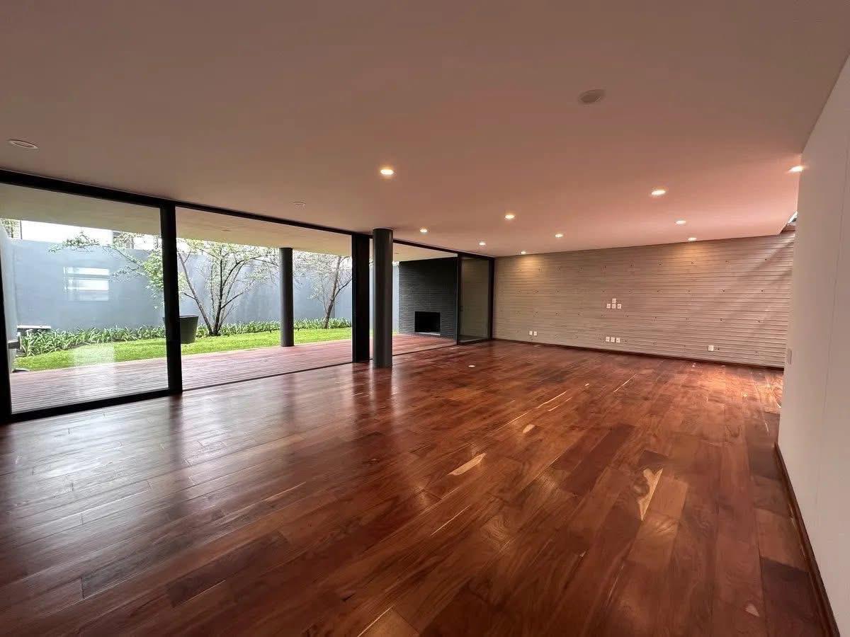 3 of 9: Sala y Comedor