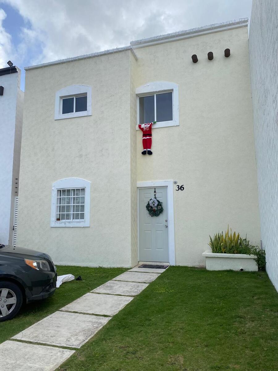 RENTA CASA SIN MUEBLES 2 RECAMARAS 2.5 BAÑOS CON AMENIDADES