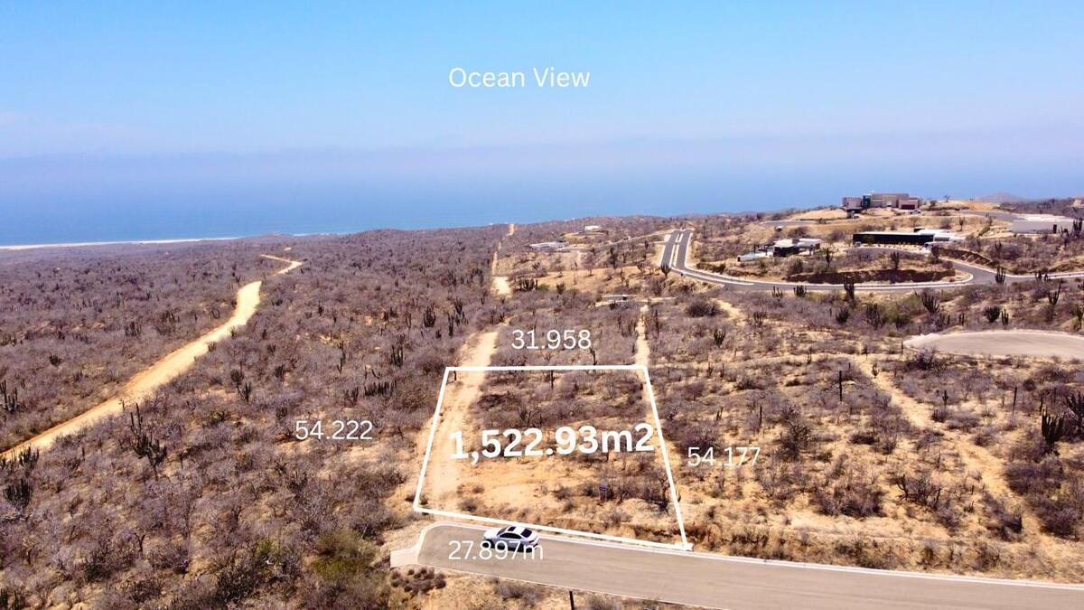 2 de 12: Lineas de Propiedad y vistas del mar