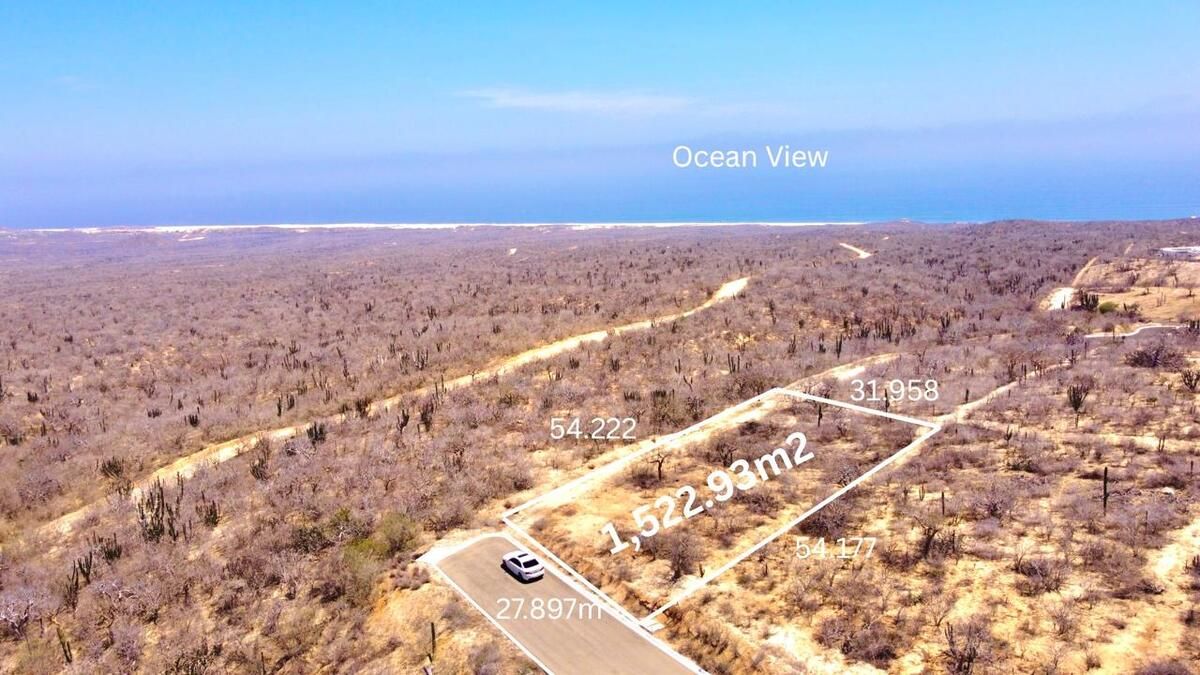 1 de 12: Lineas de Propiedad y vistas del mar