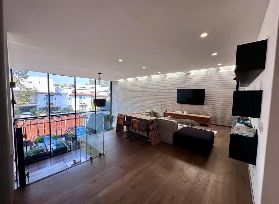 5 de 13: Sala de T.V