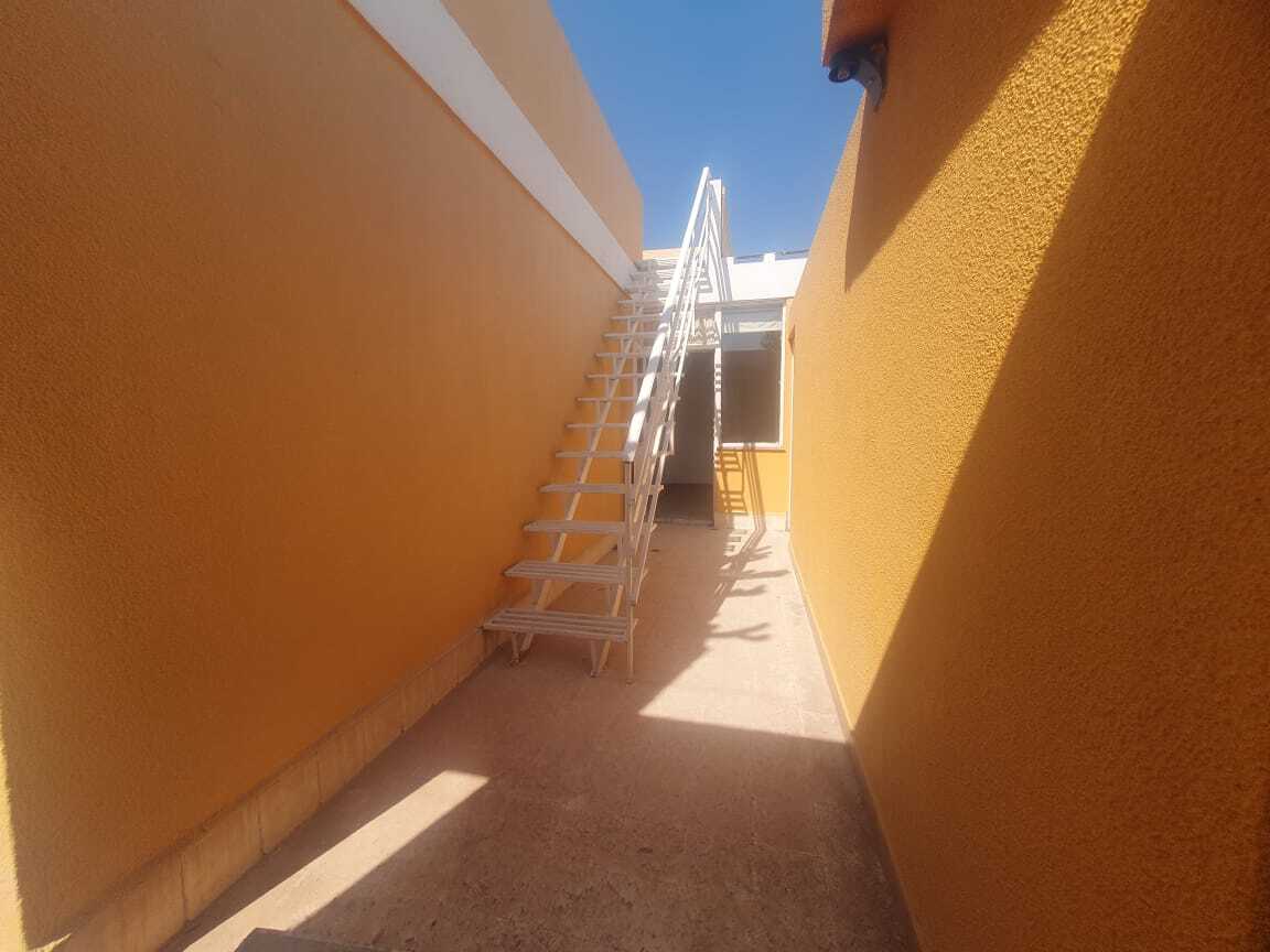 13 de 14: Area de servicio