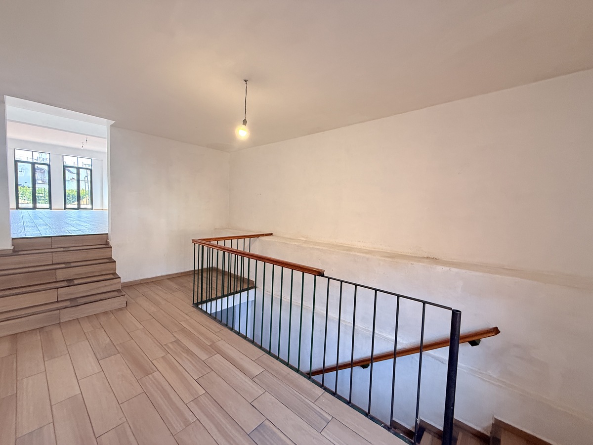 18 of 25: taLocal Planta Al