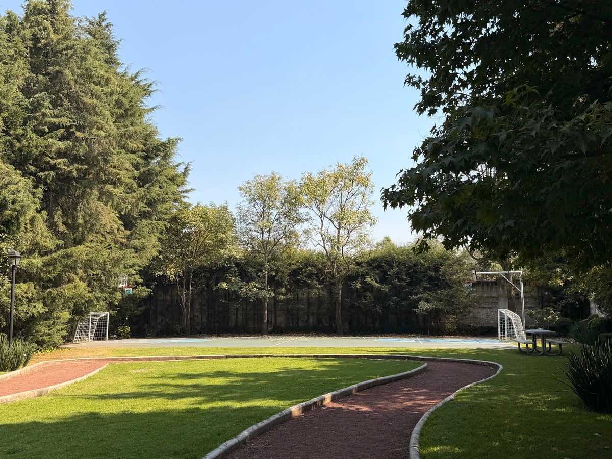 1 de 48: Cancha de futbol  Las Haciendas, Barranca de Tarango 80