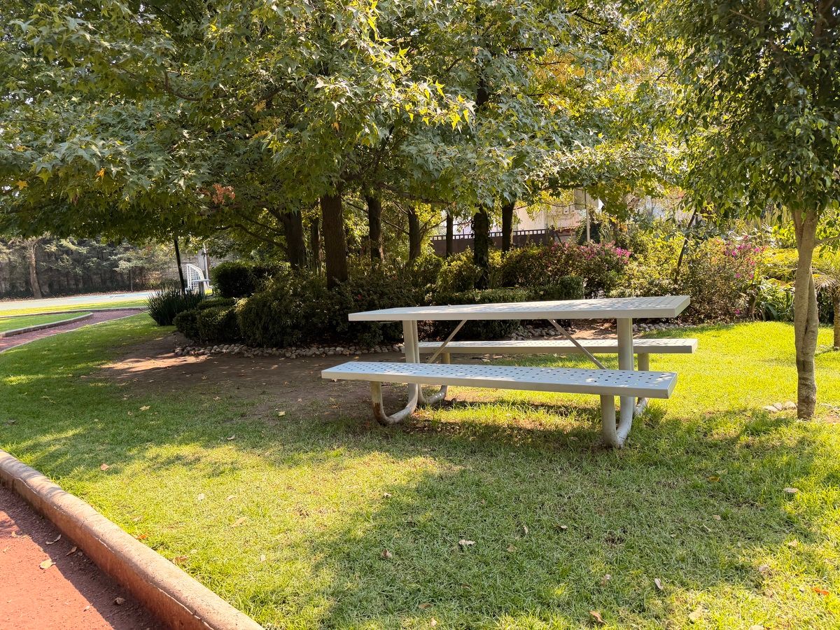 48 de 49: Areas verdes  Las Haciendas, Barranca de Tarango 80