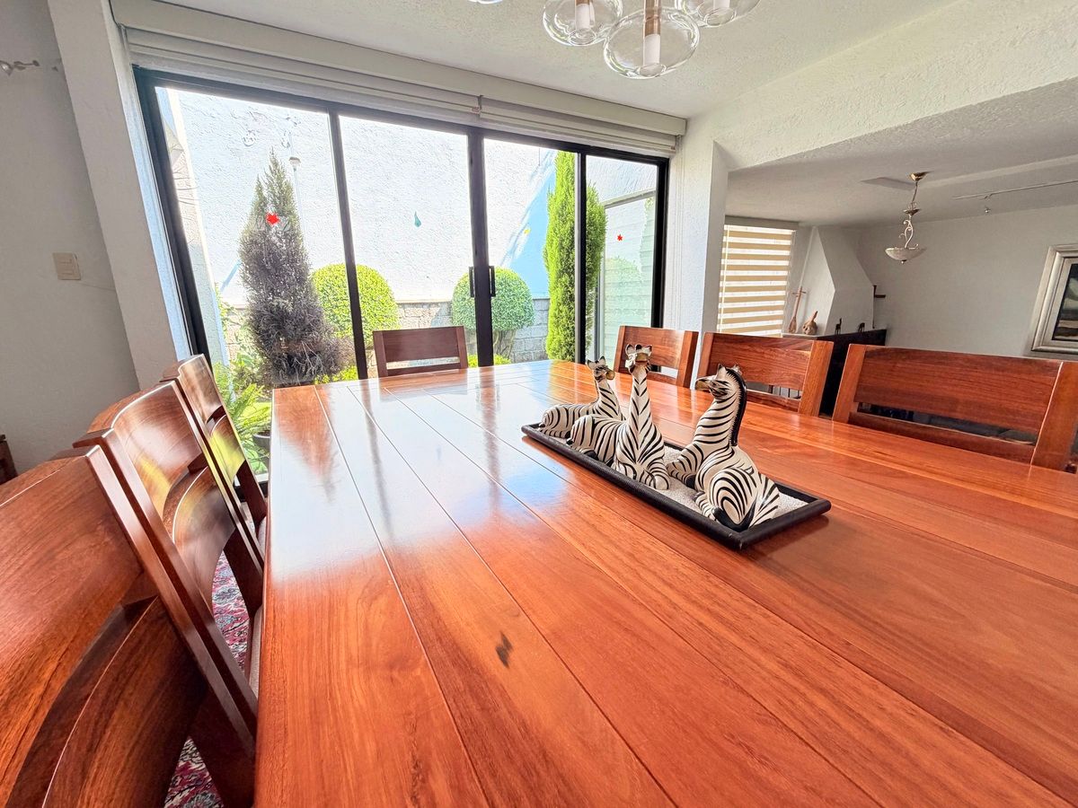 5 de 49: comedor iluminado con vista al jardín Las Haciendas