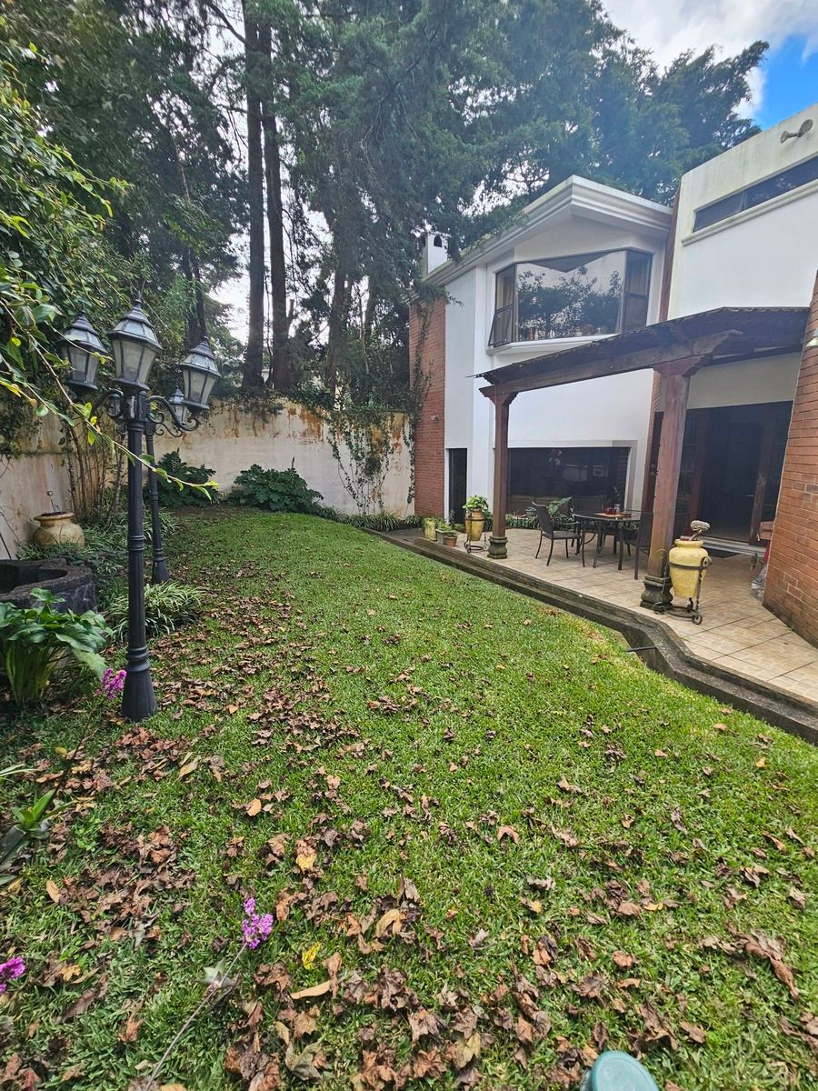 6 de 22: Amplio jardín