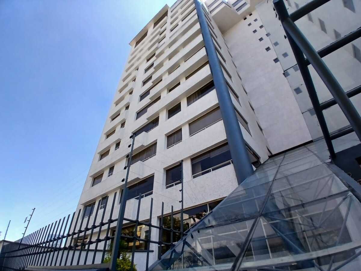 2 de 37: FACHADA FRONTAL