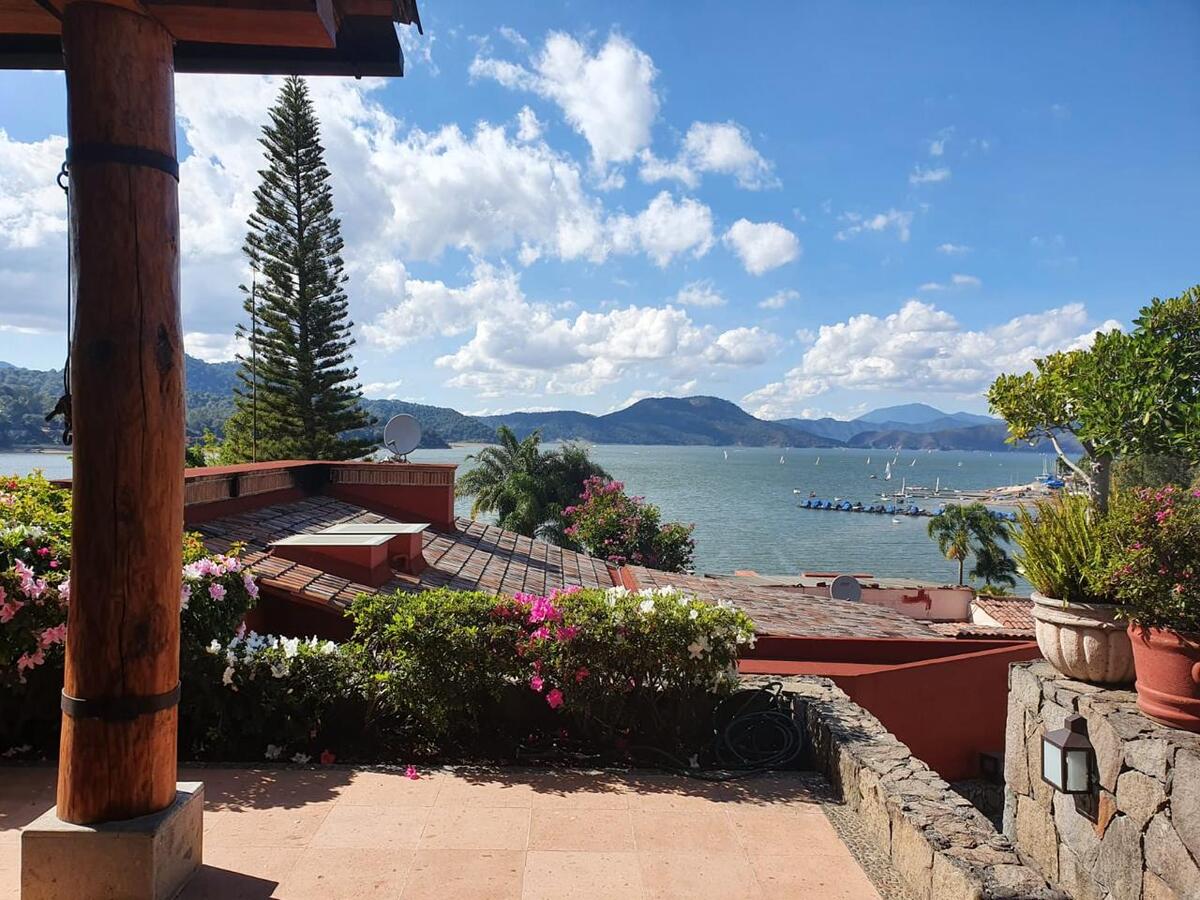 4 of 18: VISTA EXTERIOR