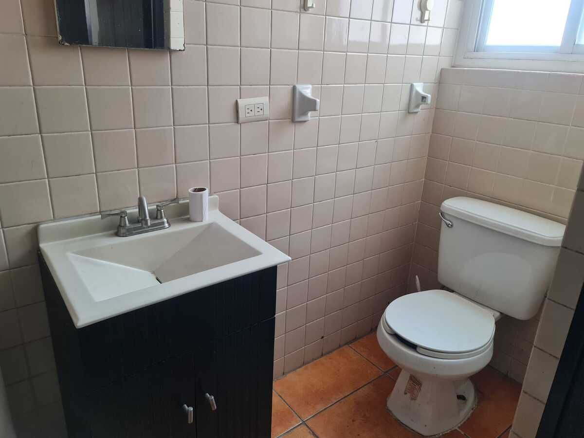 26 de 30: TERCER BAÑO COMPLETO EN AREA DE LAVADO