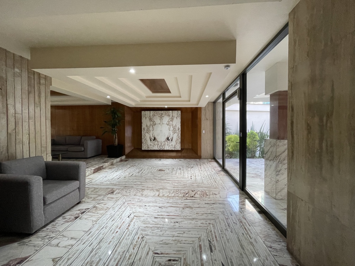 5 de 31: Lobby del edificio