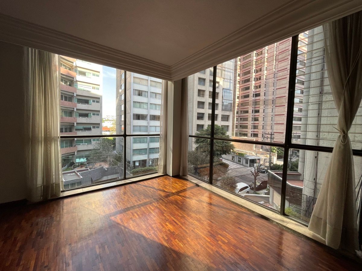 13 de 31: Ventanales del Salón de Estar