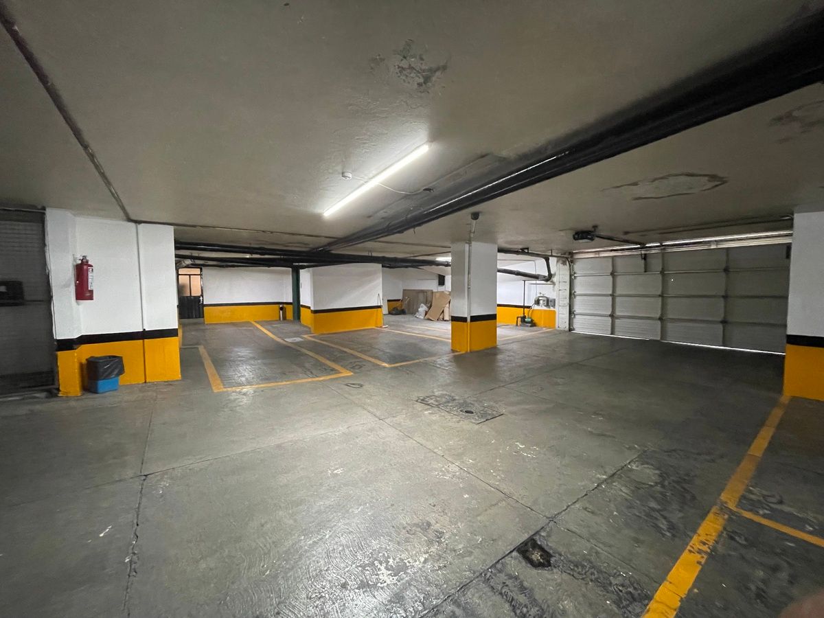 30 de 31: Cajones de estacionamiento