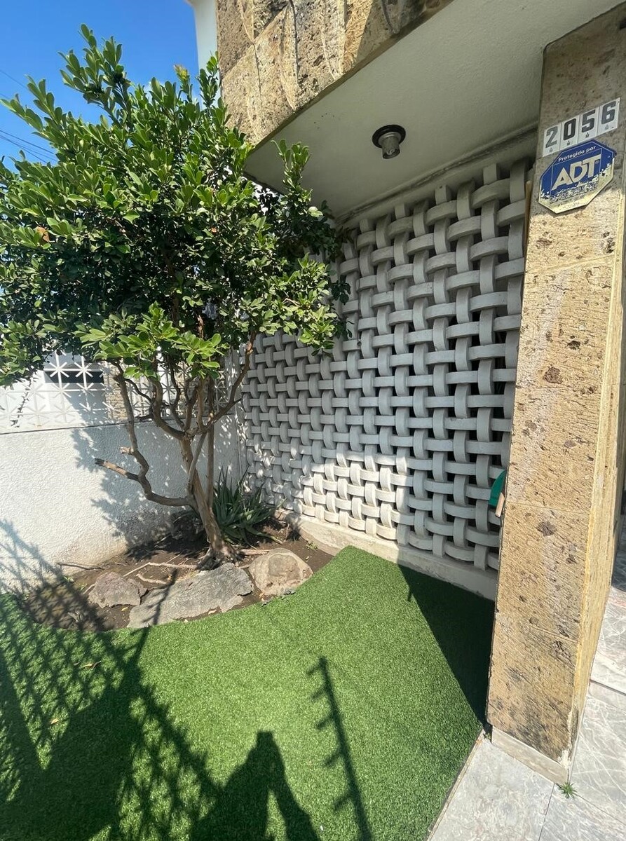 3 de 25: Patio frente