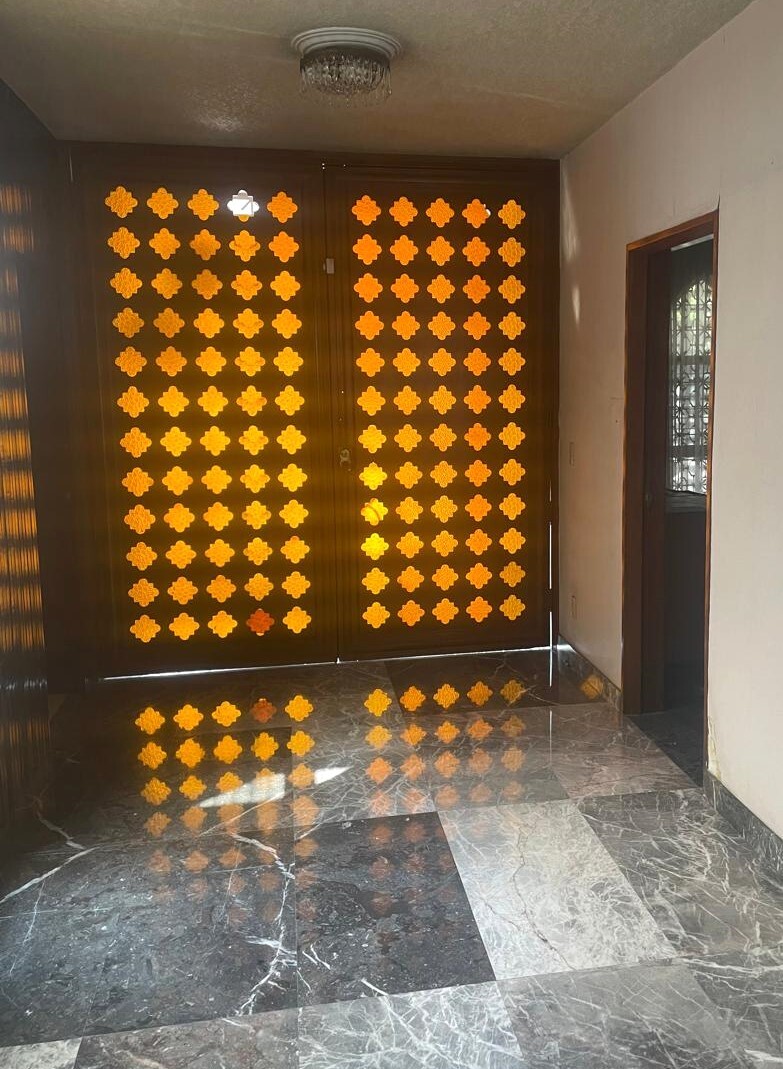 10 de 25: Puerta entrada