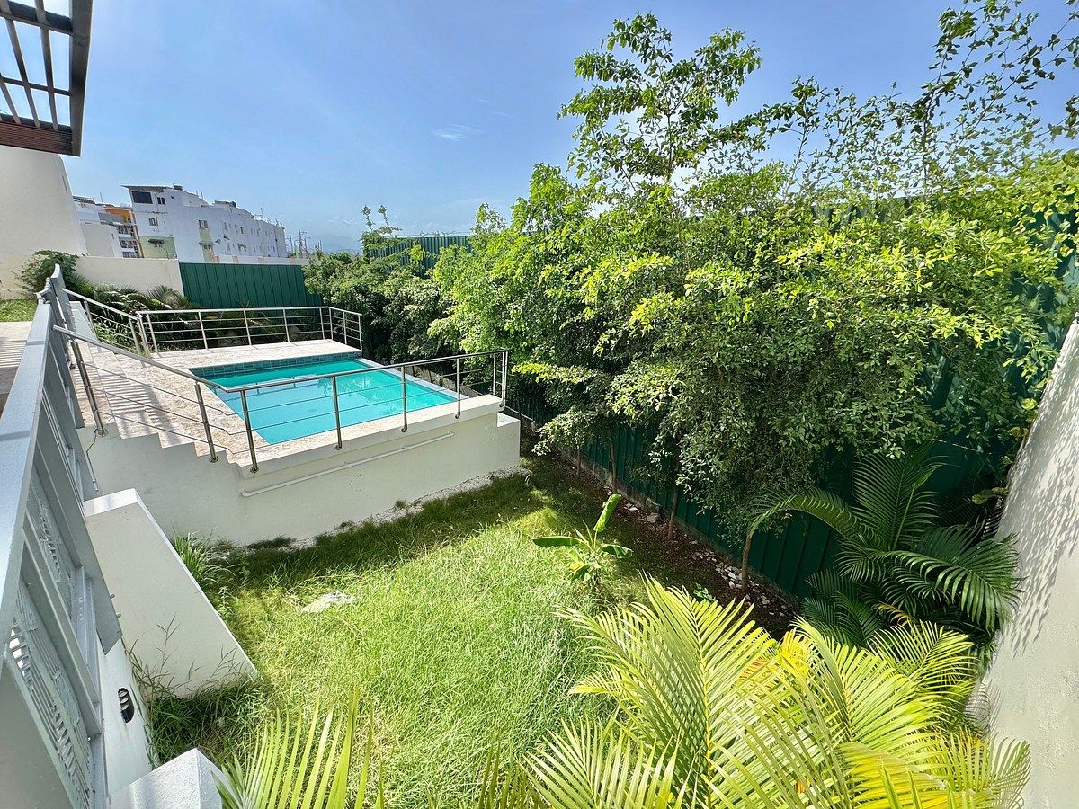 Casa en Colinas del Oeste, Santo Domingo Oeste, foto 8 de 37
