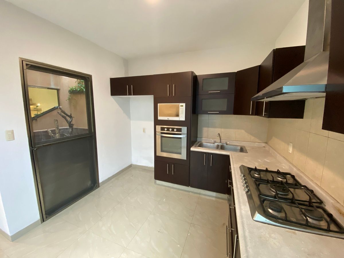 10 de 38: Cocina Equipada