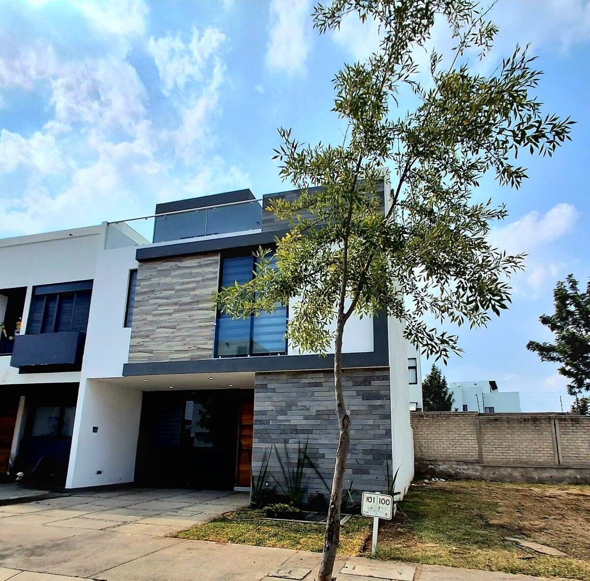 ESPECTACULAR CASA EN VENTA EN SOLARES Y TU FAMILIA FELIZ. - foto 3
