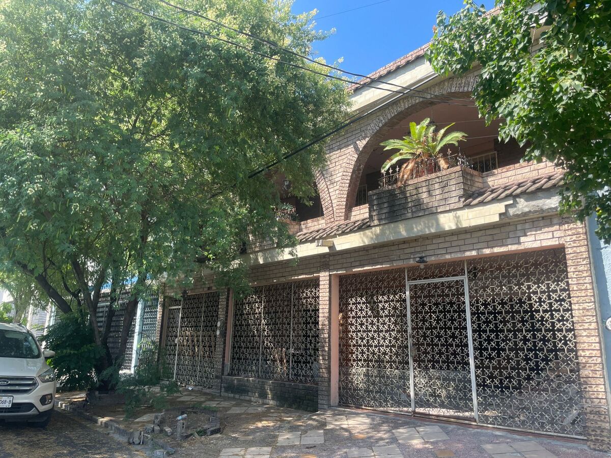 3 of 12: Fachada actual