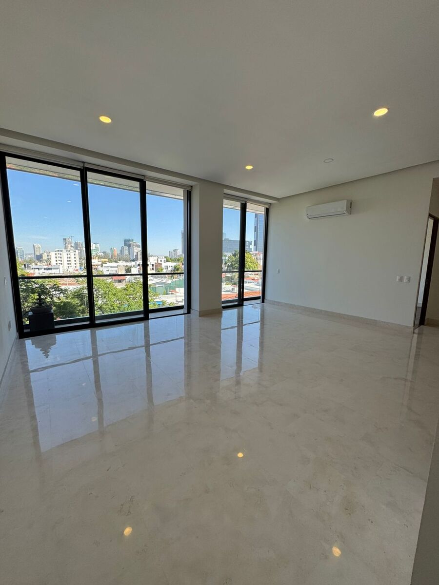 2 of 33: Sala - comedor