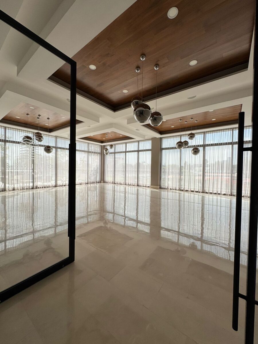 25 of 33: Salon de eventos