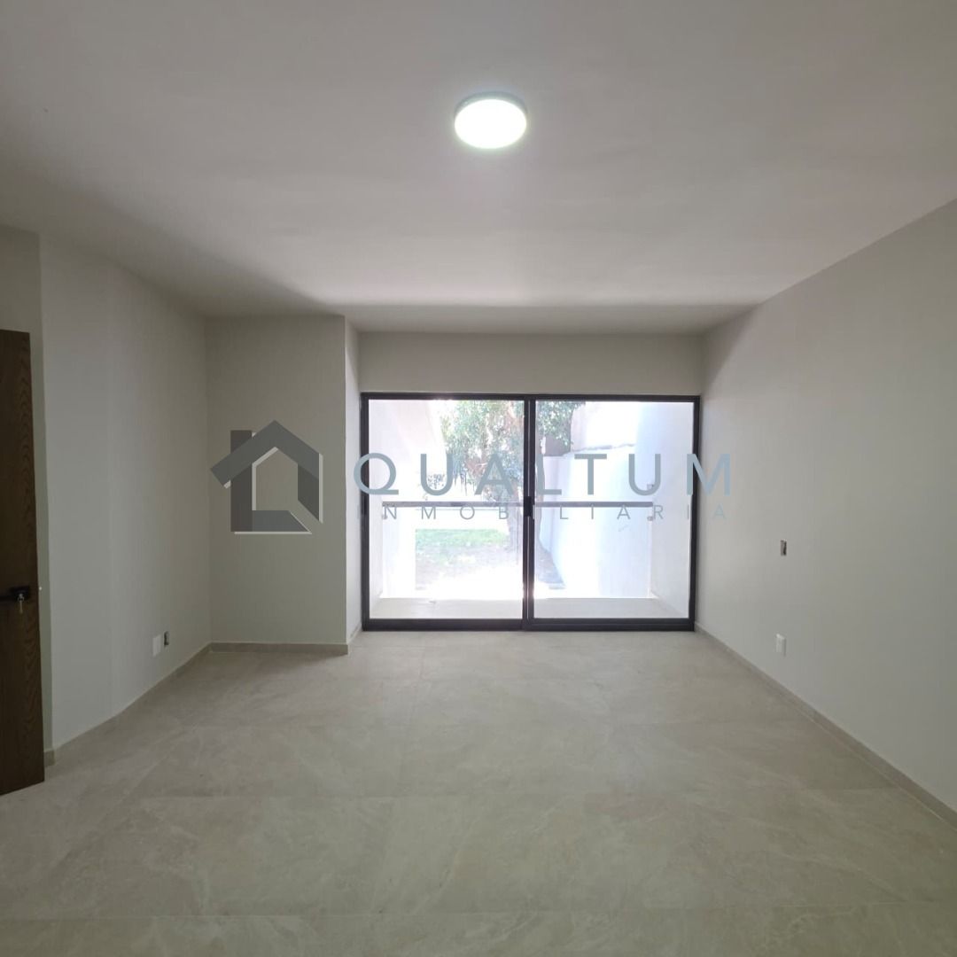 16 de 19: Oficina Privada/Sala de Juntas con baño