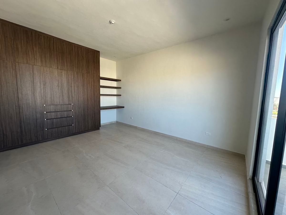 16 de 31: CLOSET REC 1