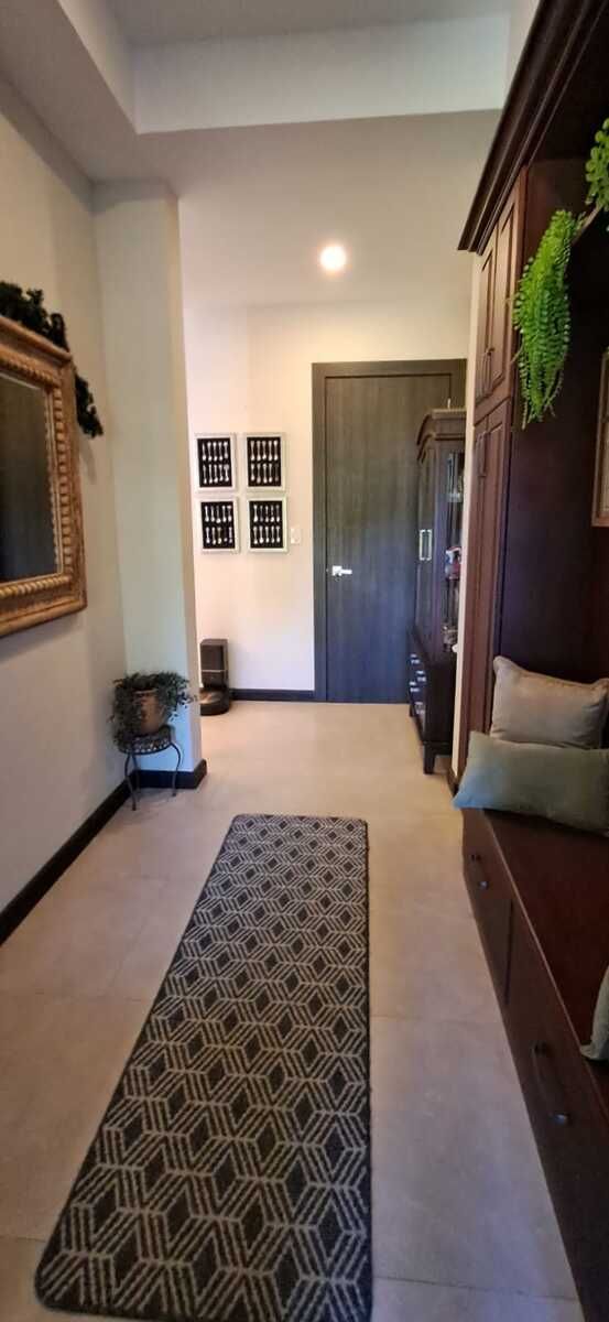 3 de 24: Entrada de la casa