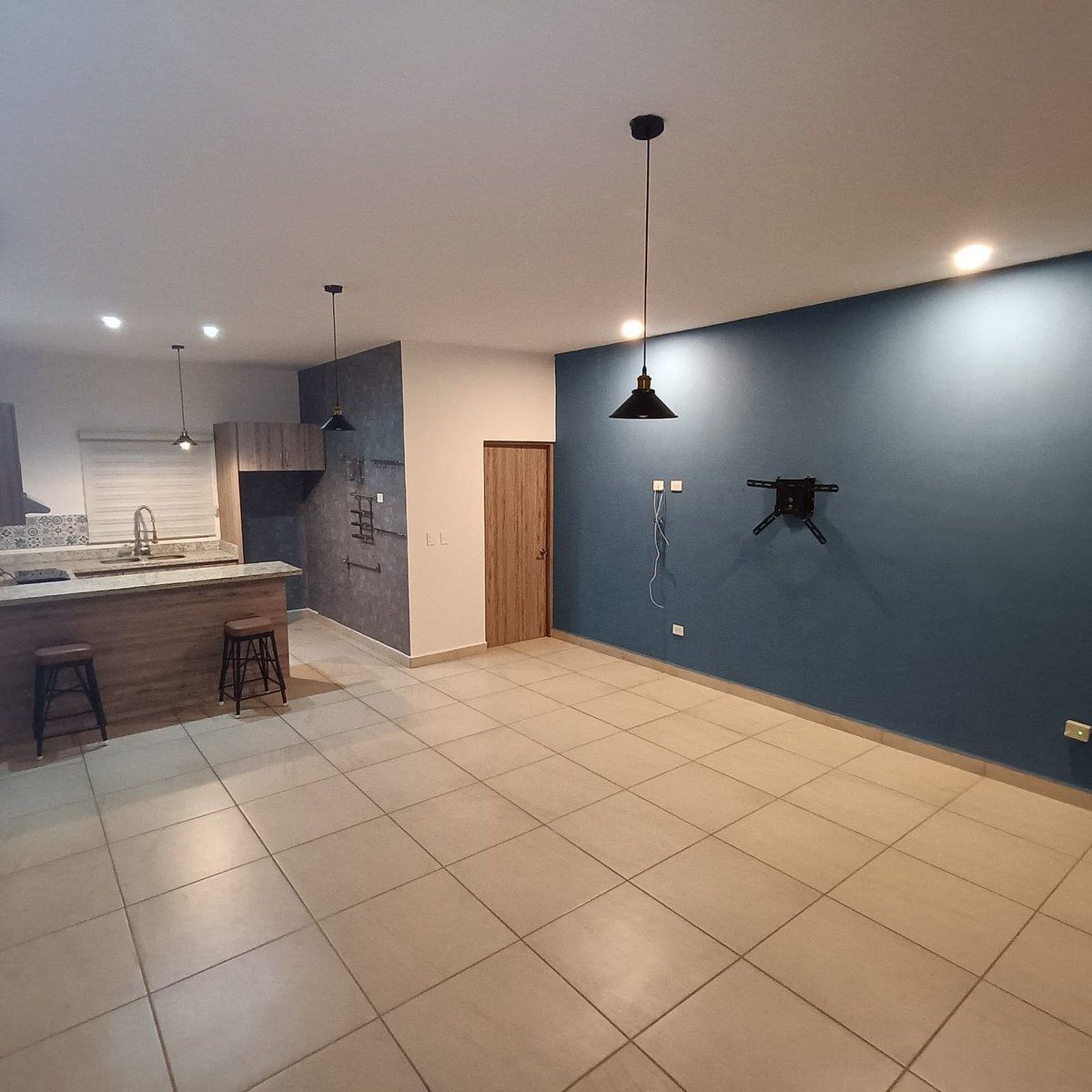 3 de 41: Área común con soporte para T.V.