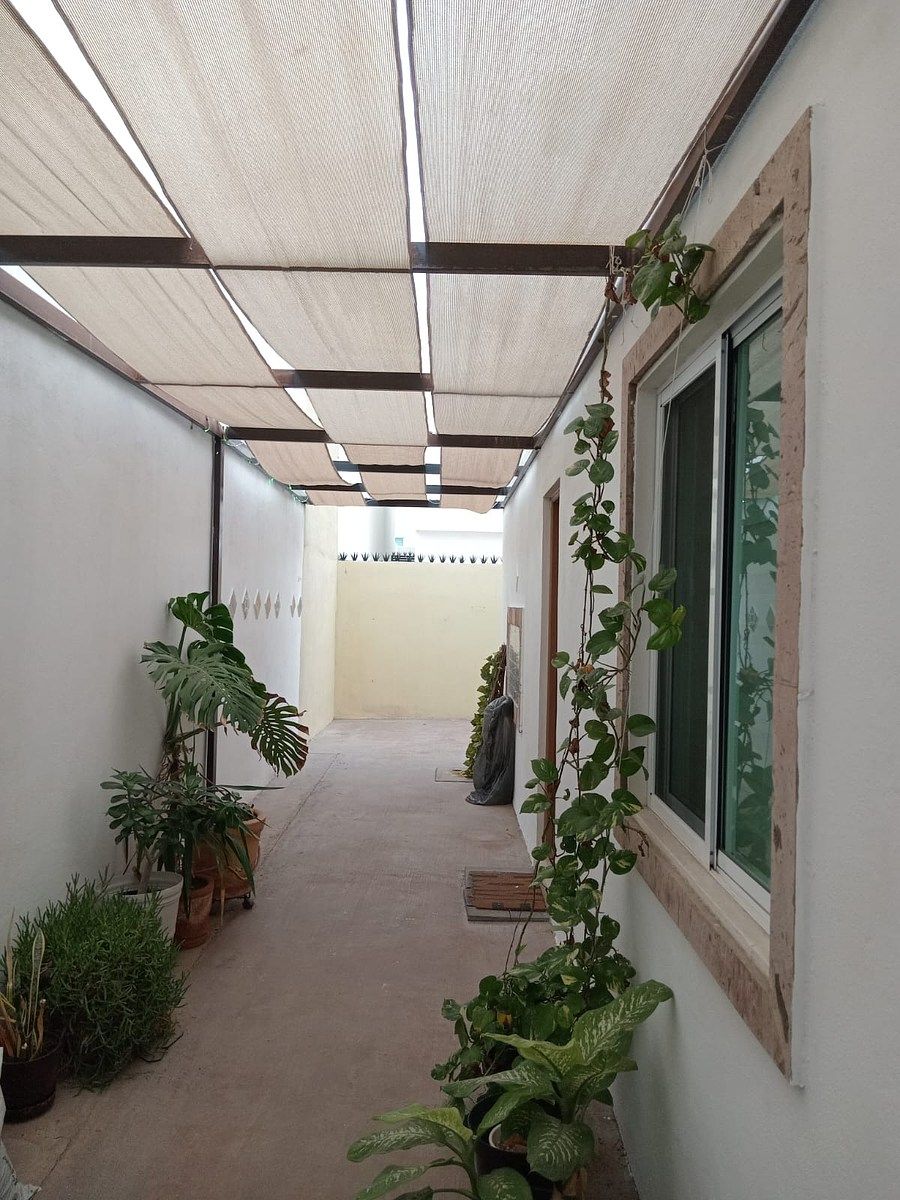 25 de 41: Pasillo a patio trasero