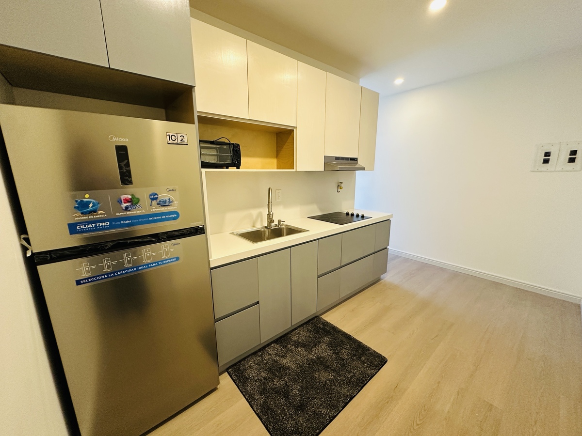 3 of 41: Cocineta equipada