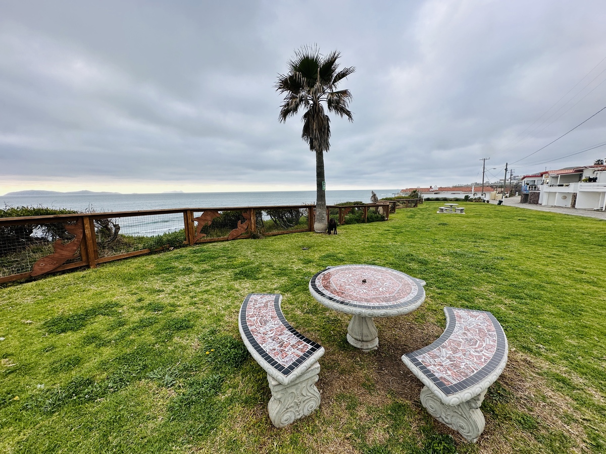 36 of 41: Parque norte, frente al mar