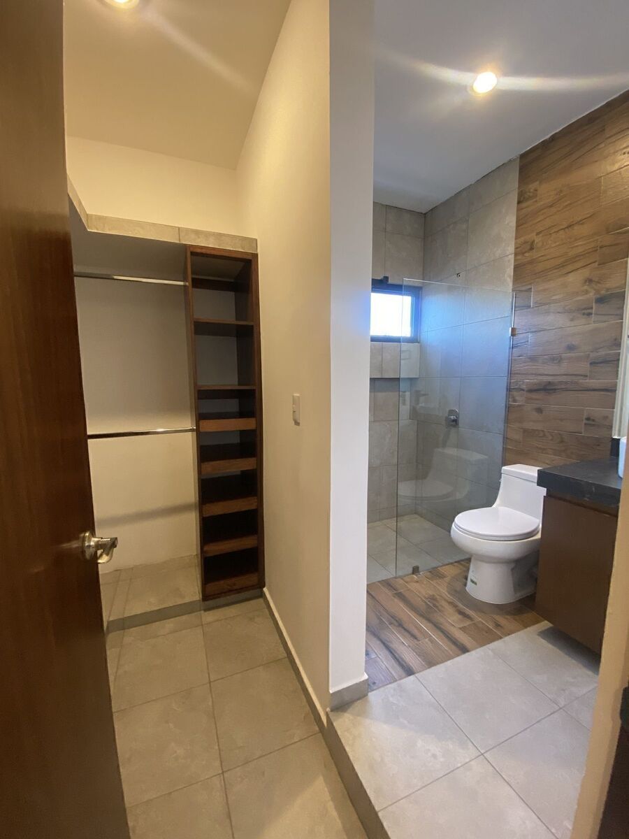 12 de 17: walk.in closet en principal