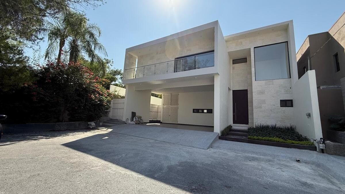 Casa Lista para Estrenar en Venta Col. Mirasierra