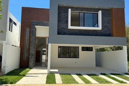 Venta Casa Residencial en Privada Soluna en Temozón Norte