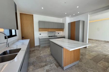 Venta Casa Residencial en Privada Soluna en Temozón Norte