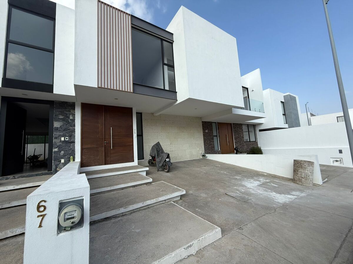 Casa en venta en Lomalta, Tres Marías, Morelia