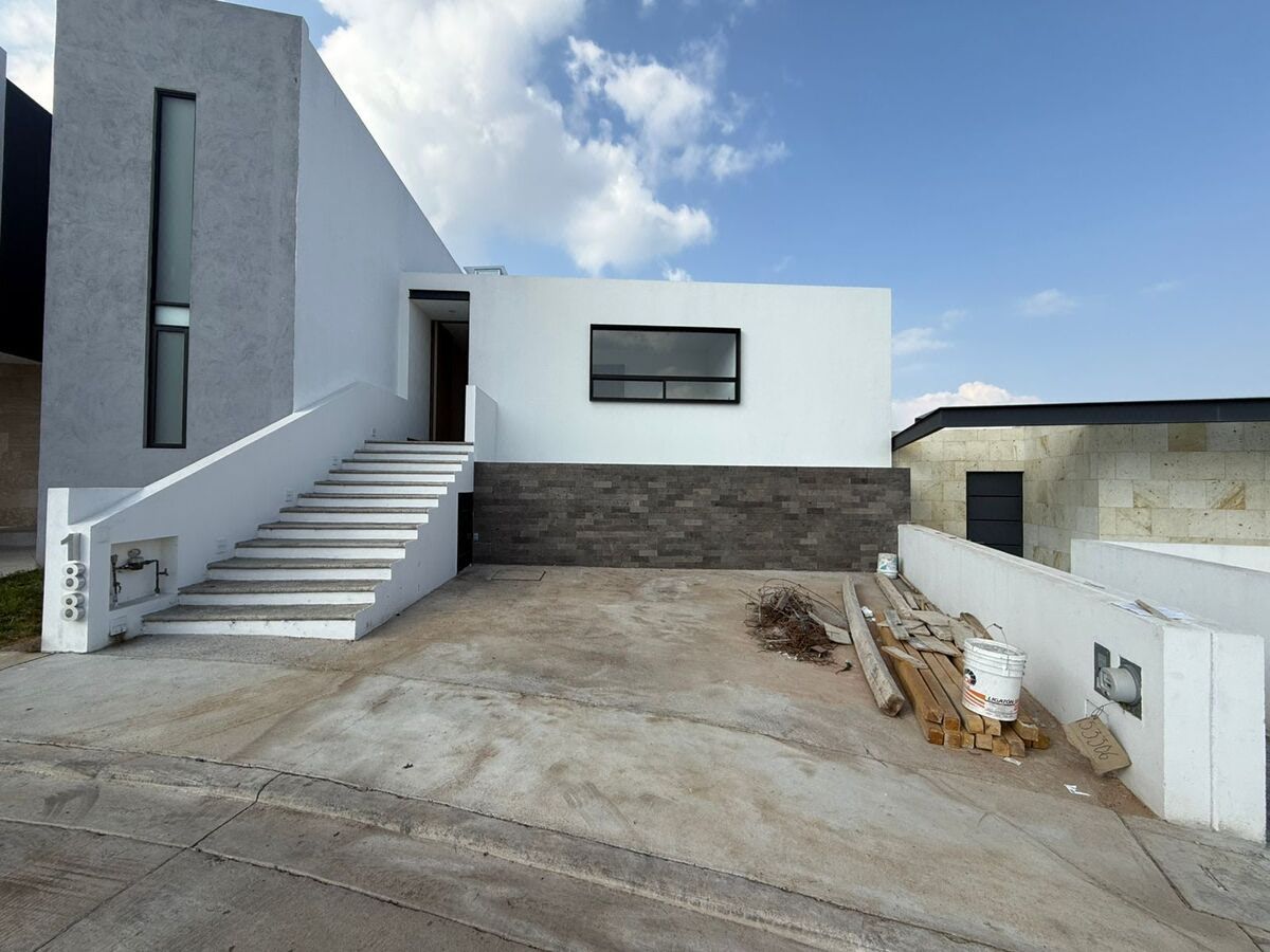 Casa en venta en Lomalta, Tres Marías, Morelia