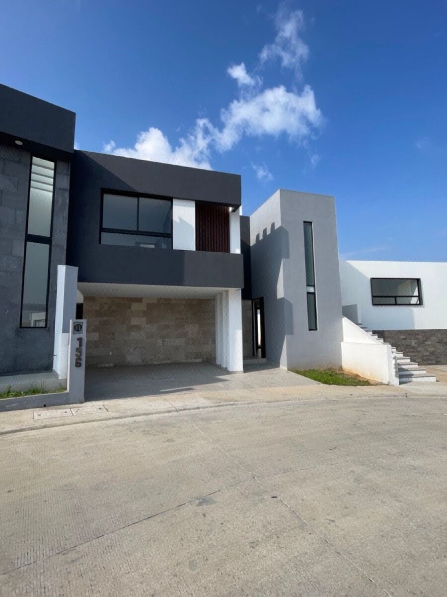 Casa en venta en Lomalta, Tres Marías, Morelia