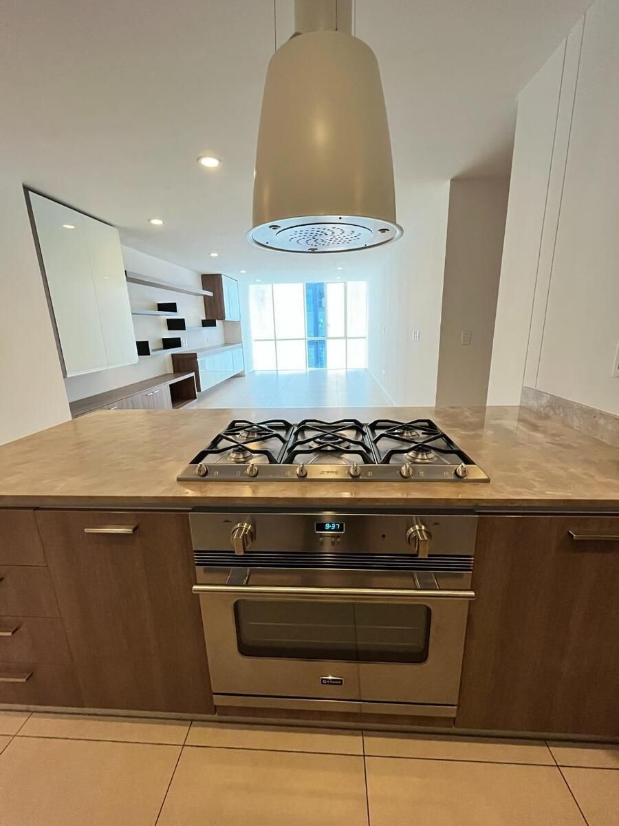 22 de 26: OPEN KITCHEN-CARSO-VAN-GOGH-LABORIN-RENTA