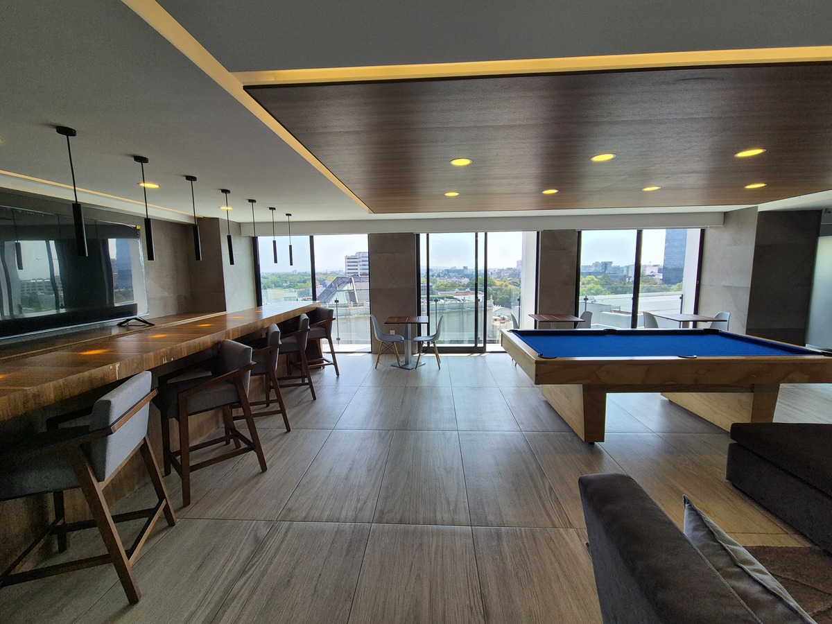 15 de 18: SALUN DE ADULTOS