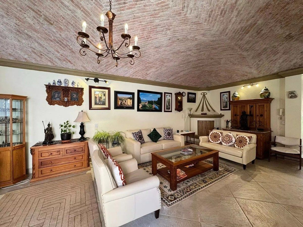 House in Gated Community in Atascadero, San Miguel de Allende, photo 2 of 24