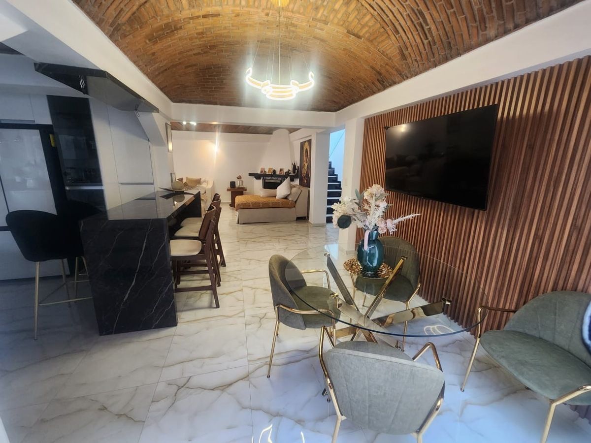Casa Remodelada + departamento independiente en Rincón Colonial - foto 1
