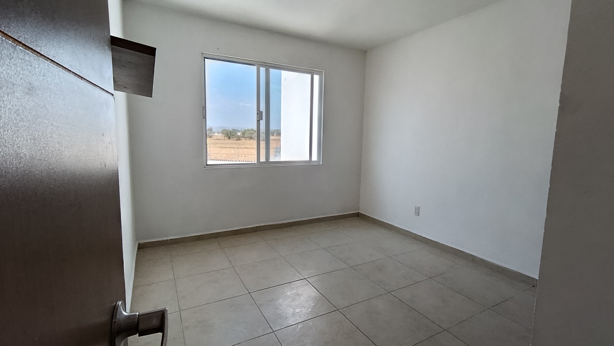 13 of 25: Recamara 1