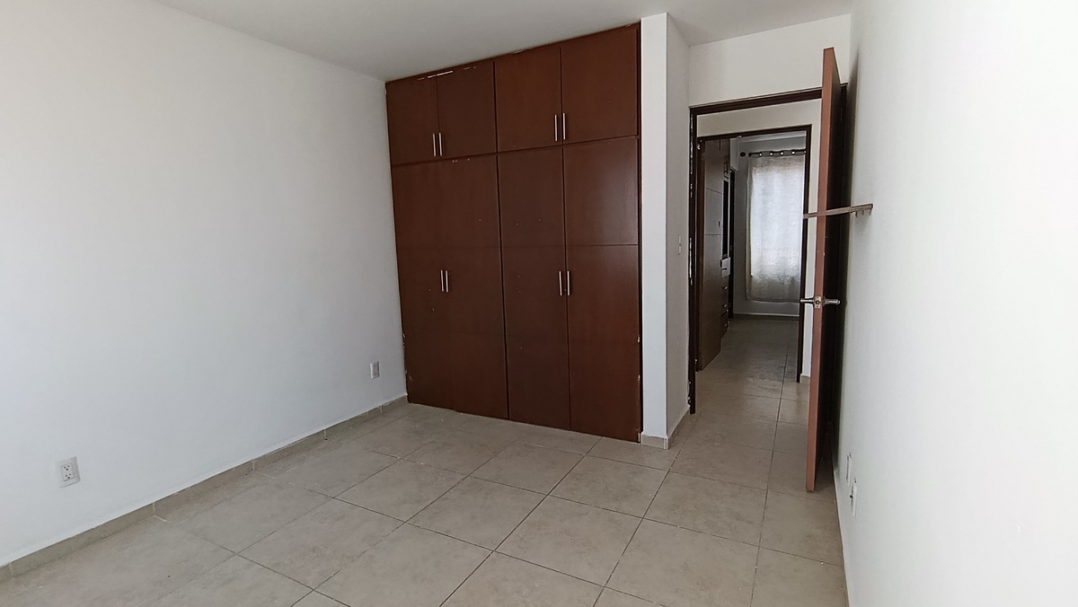 14 of 25: Recamara 1