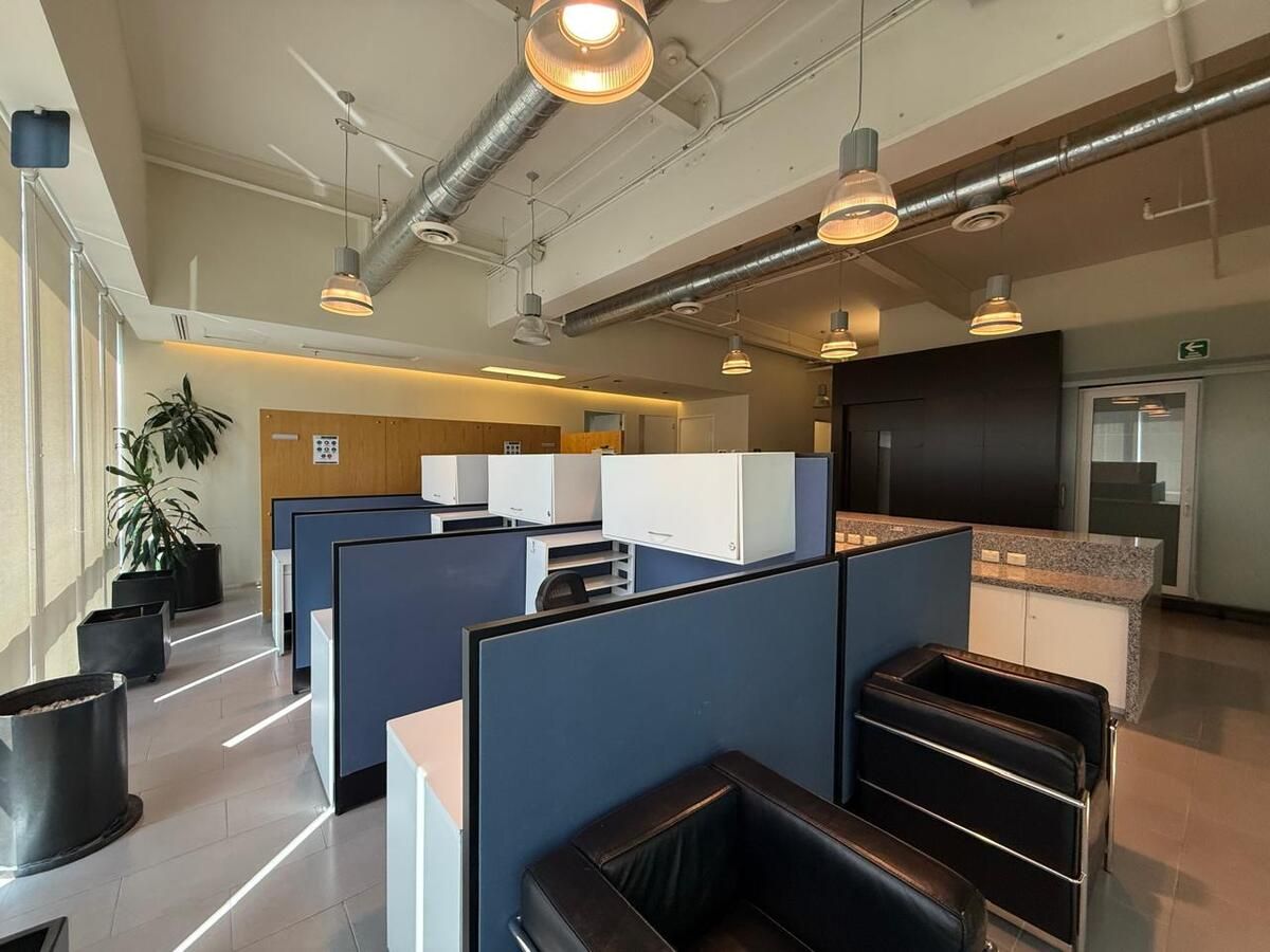 16 de 32: ÁREA ADMINISTRATIVA